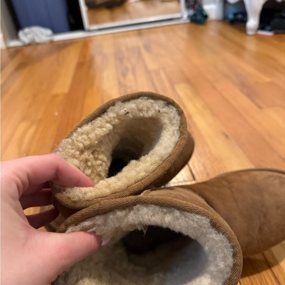 UGG Boots - Picture 5 of 6